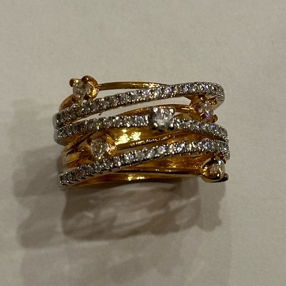 💕3 for $8💕 Gold Crystal Ring size 6 - Picture 4 of 8